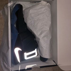 DS brand new Kyrie 2 limited Duke size 12